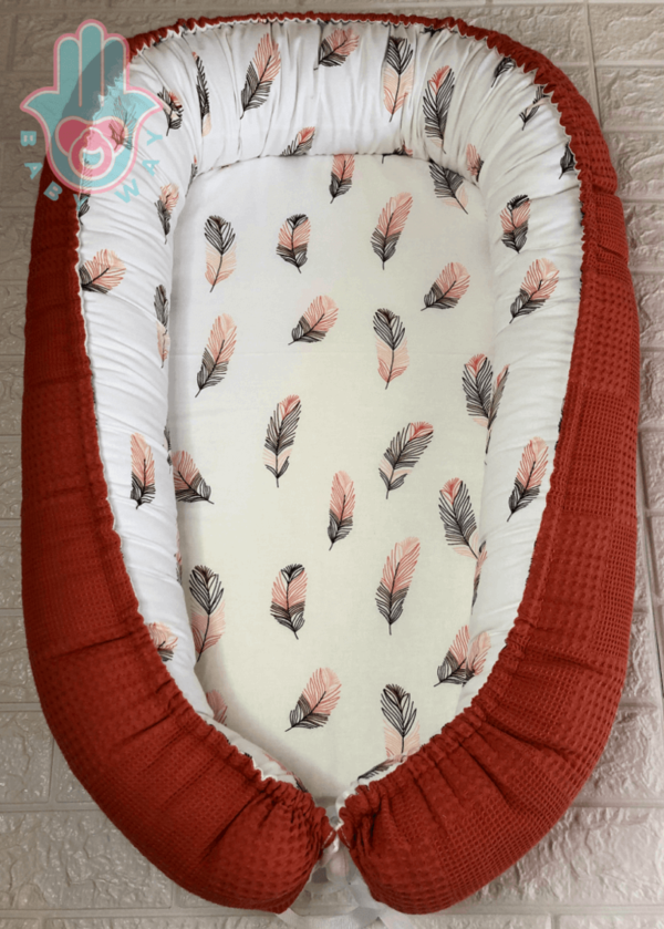 נסט נוצות אדום כולל שמיכה